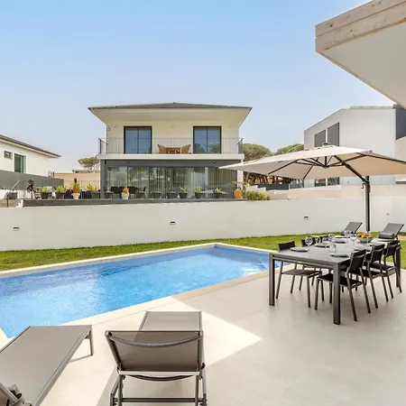 Lilac With Swimming Pool