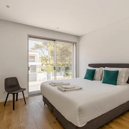 Lilac With Swimming Pool *