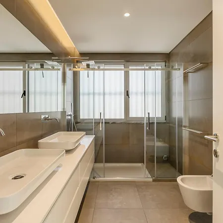 Lilac With Swimming Pool 别墅