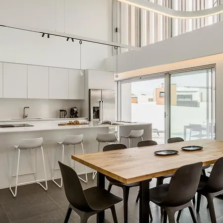 Lilac With Swimming Pool Κασκαΐς