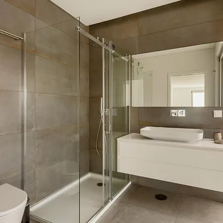 Lilac With Swimming Pool Cascais